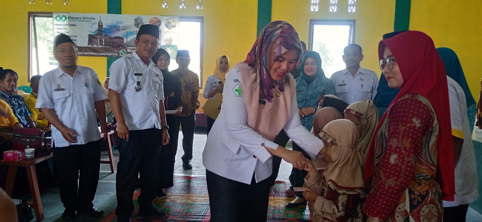 kunjungan bapak camat dalam rangka bunga kampung mekar didusun dikampung rejosari mataram.09 februari 2023